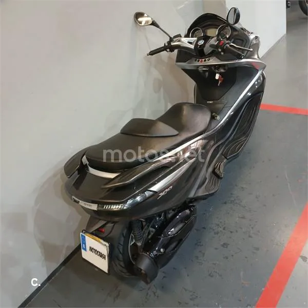Piaggio X10 350 – Vista 16