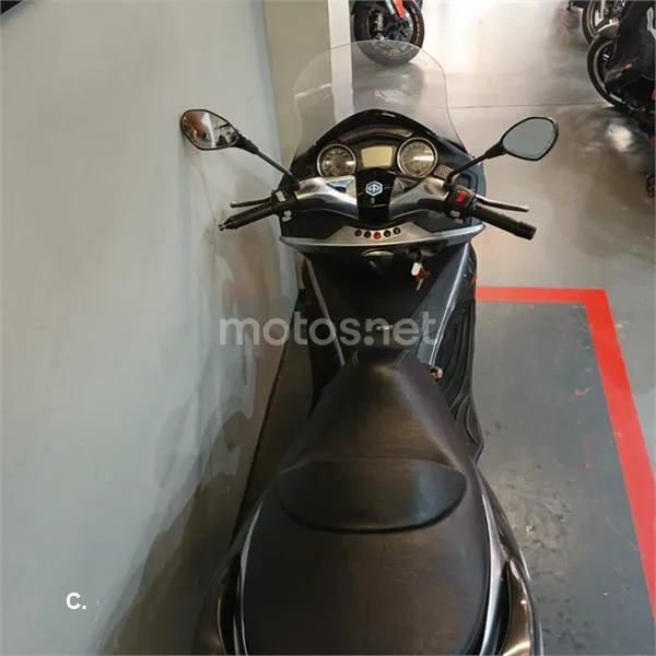 Piaggio X10 350 – Vista 18