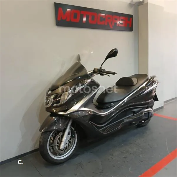 Piaggio X10 350 – Vista 6