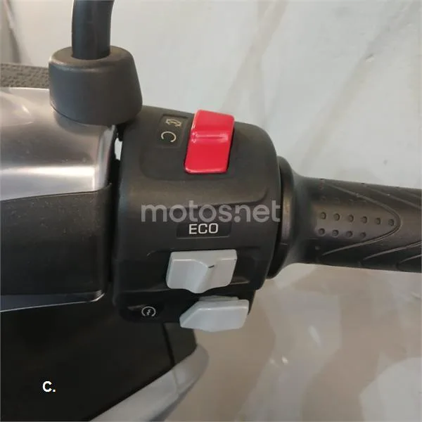Piaggio X10 350 – Vista 9