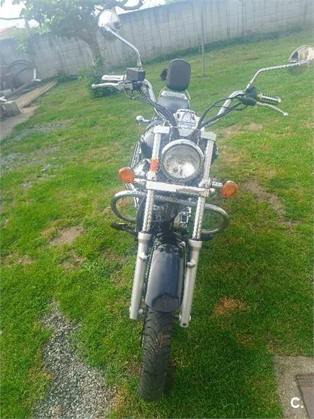 Suzuki Intruder 250 – Vista 2