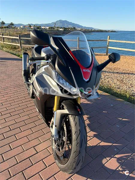 Aprilia RSV4 Factory – Vista 4