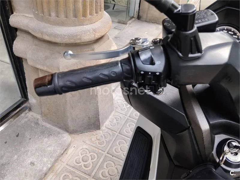 Kymco Grand Dink 300 – Vista 11