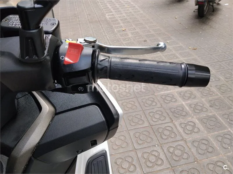 Kymco Grand Dink 300 – Vista 14