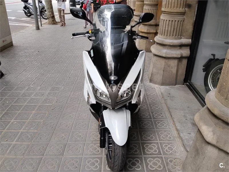 Kymco Grand Dink 300 – Vista 6