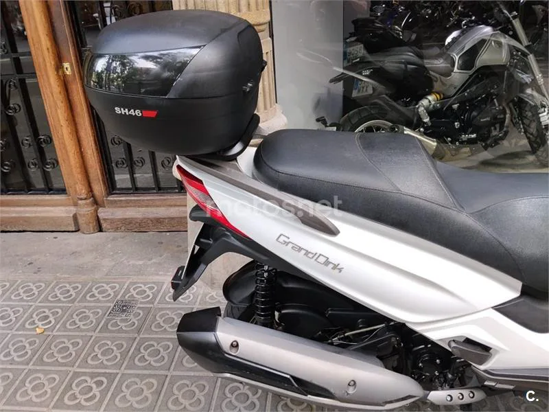 Kymco Grand Dink 300 – Vista 8