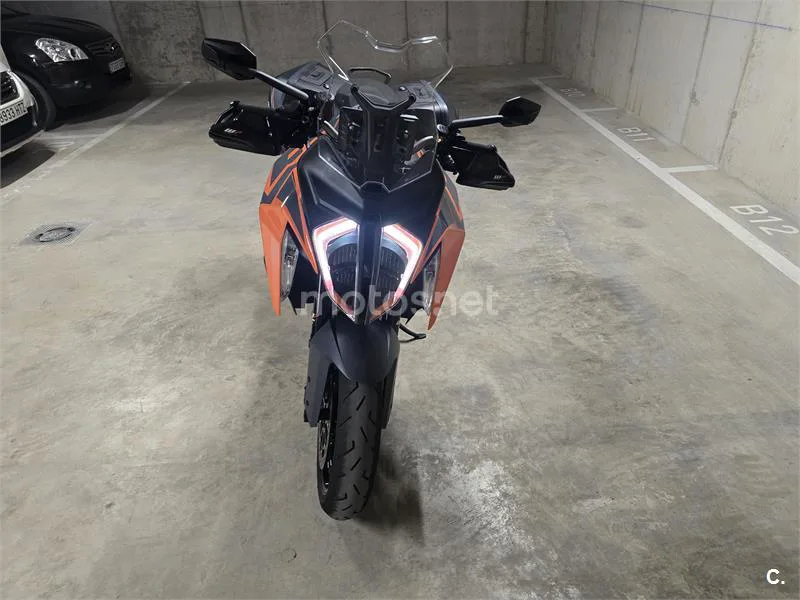 KTM 1290 Super Duke GT – Vista 3