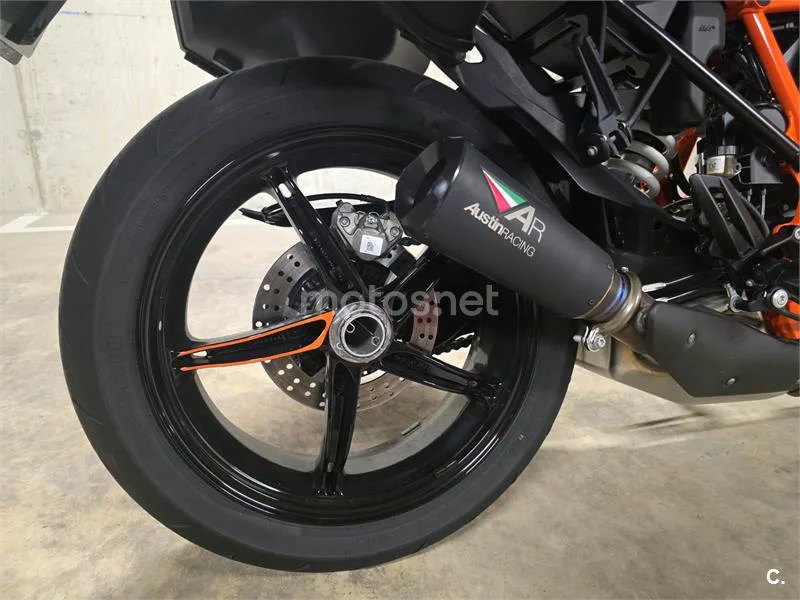 KTM 1290 Super Duke GT – Vista 8