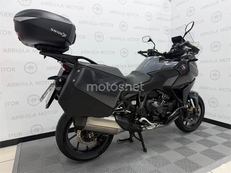 Honda NT1100 – Vista 7