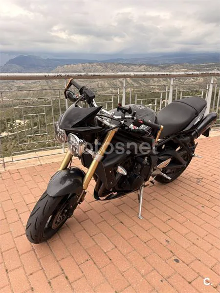 Triumph Street Triple – Vista 2