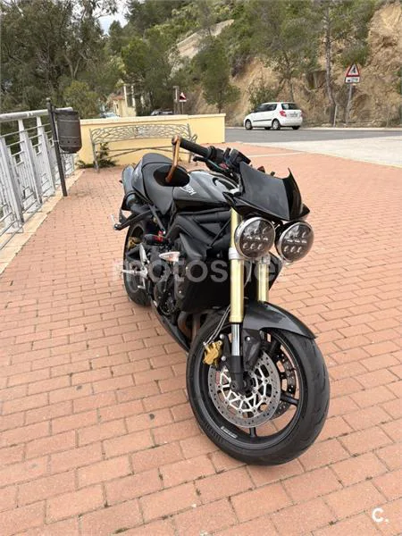 Triumph Street Triple – Vista 3