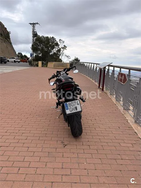 Triumph Street Triple – Vista 5