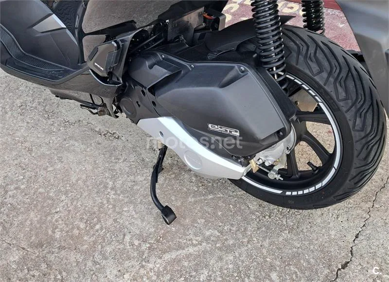 Honda PCX 125 – Vista 6