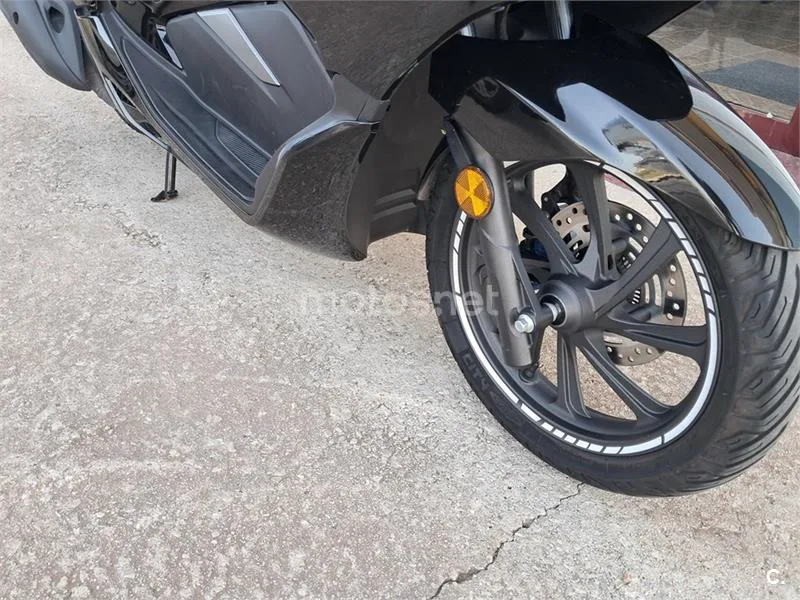 Honda PCX 125 – Vista 7