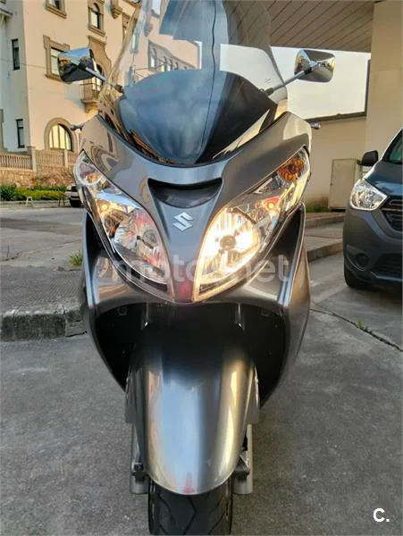 Suzuki Burgman 400 – Vista 3