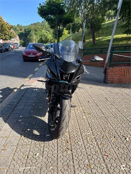 Yamaha R7 – Vista 2