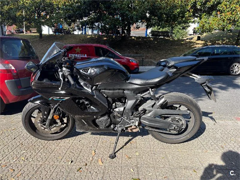 Yamaha R7 – Vista 3