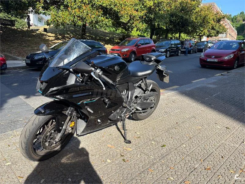 Yamaha R7 – Vista 4