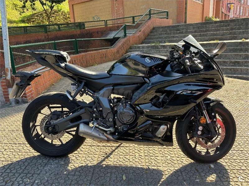Yamaha R7 – Vista 6