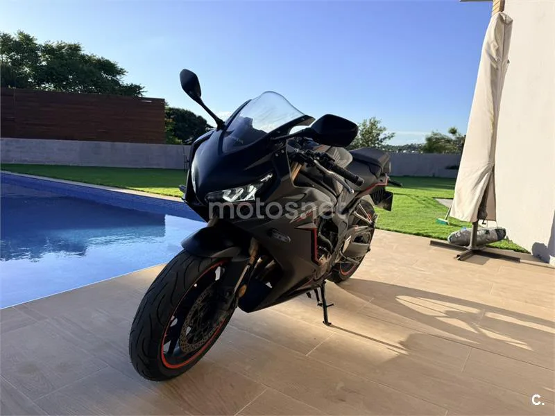 Honda CBR 650 R – Vista 7