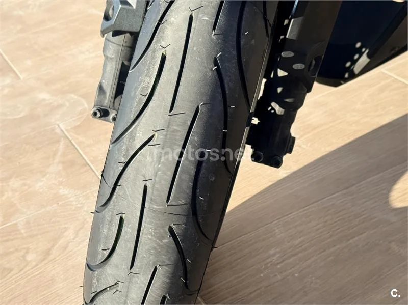 Honda CBR 650 R – Vista 8