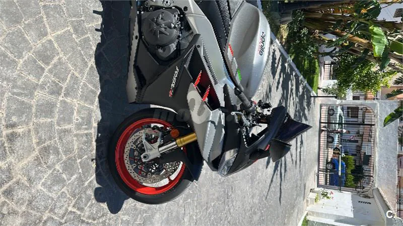 Aprilia RSV4 – Vista 3