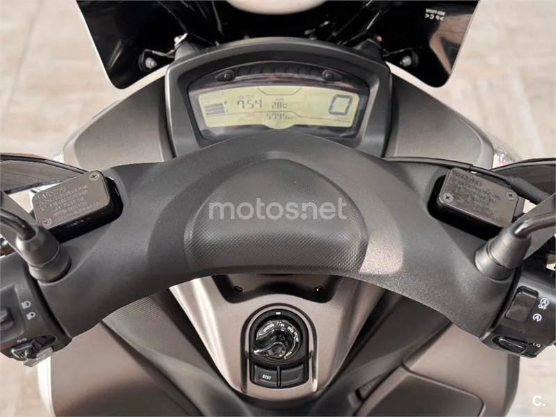 Yamaha Tricity 125 – Vista 8