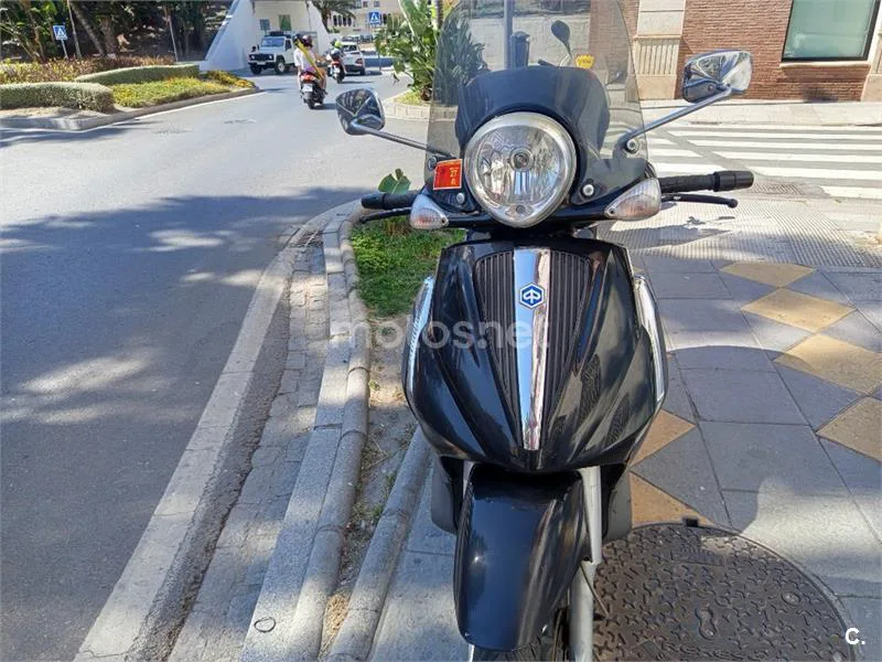 Piaggio Beverly Tourer 300 – Vista 6
