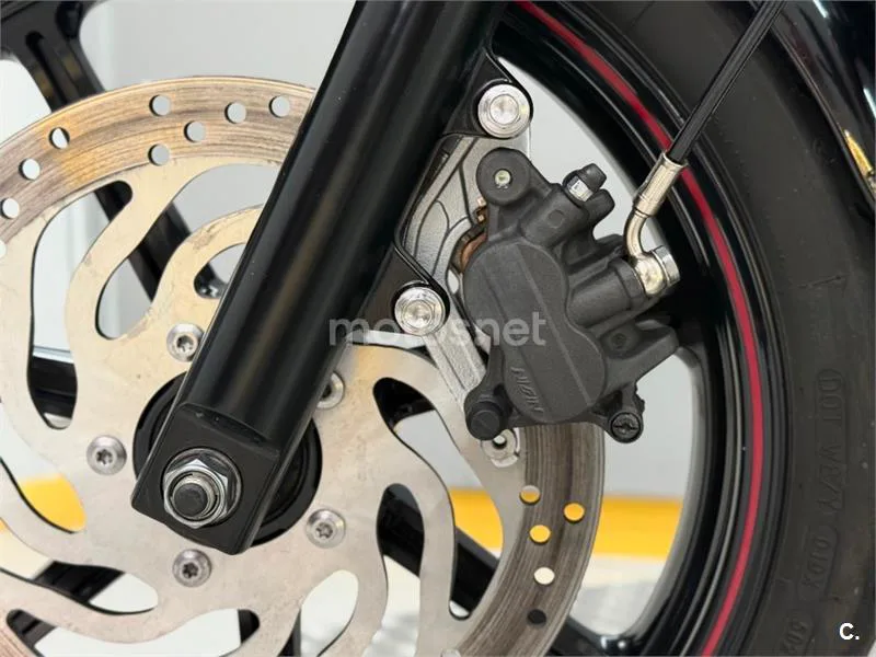 Triumph Bonneville – Vista 16