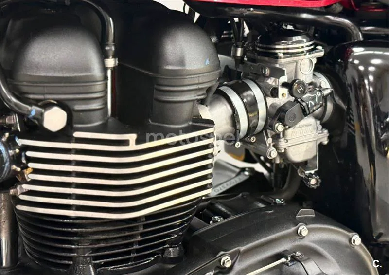 Triumph Bonneville – Vista 17
