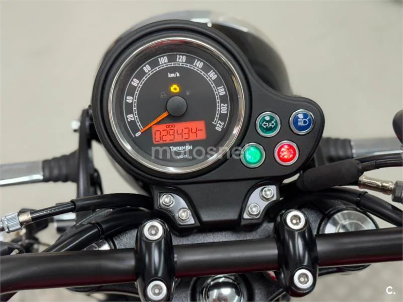 Triumph Bonneville – Vista 5