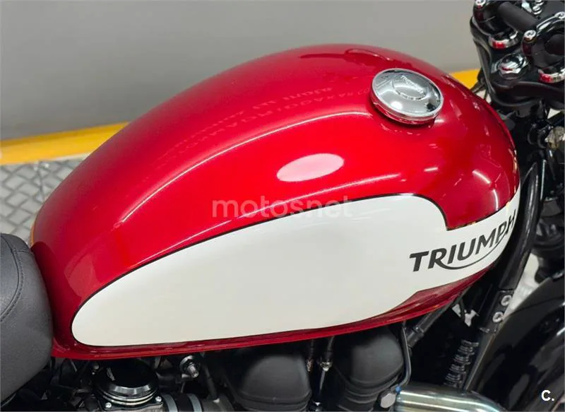 Triumph Bonneville – Vista 6