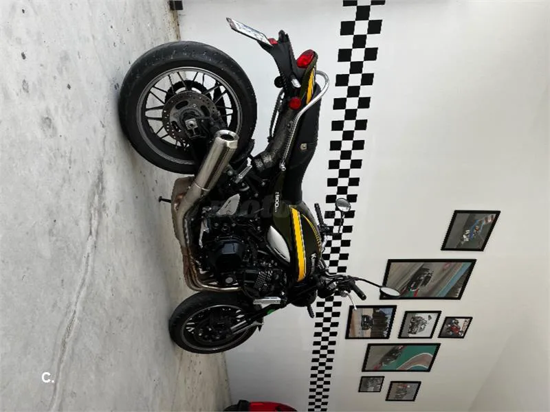 Kawasaki Z900RS - Vista 4
