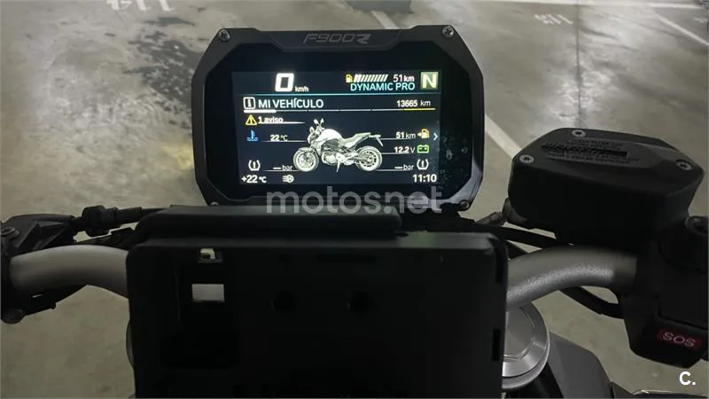 BMW F 900 R – Vista 3