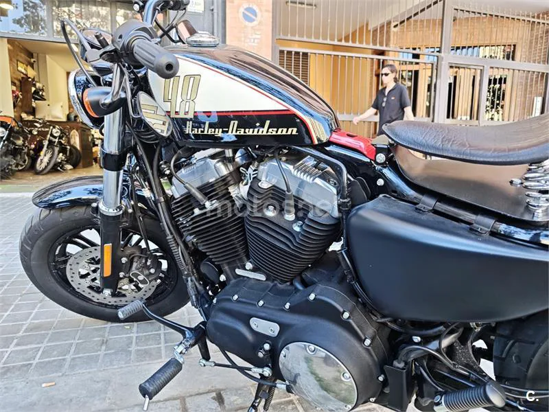 Harley-Davidson Sportster Forty-Eight – Vista 2