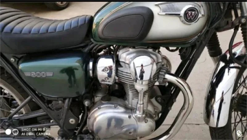 Kawasaki W800 – Vista 8