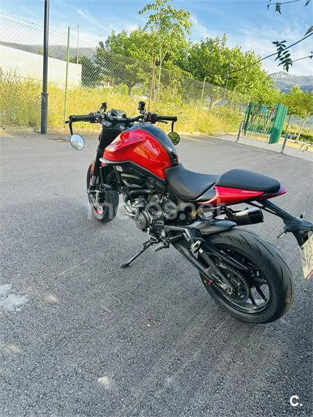 Ducati Monster – Vista 3