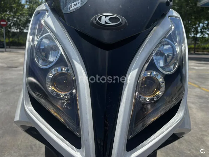 Kymco Super Dink 300 – Vista 2