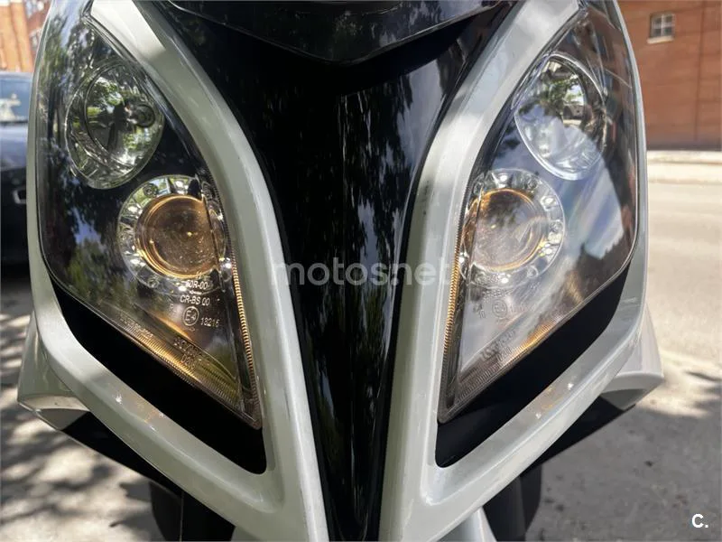 Kymco Super Dink 300 – Vista 10