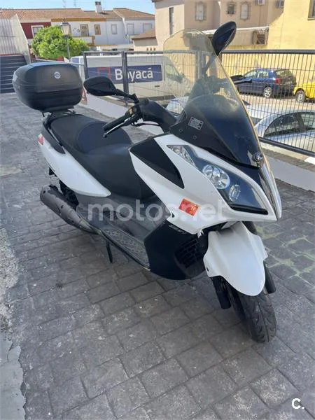 Kymco Super Dink 125 – Vista 2