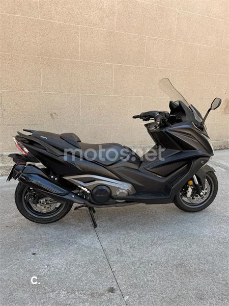 Kymco AK 550 – Vista 2