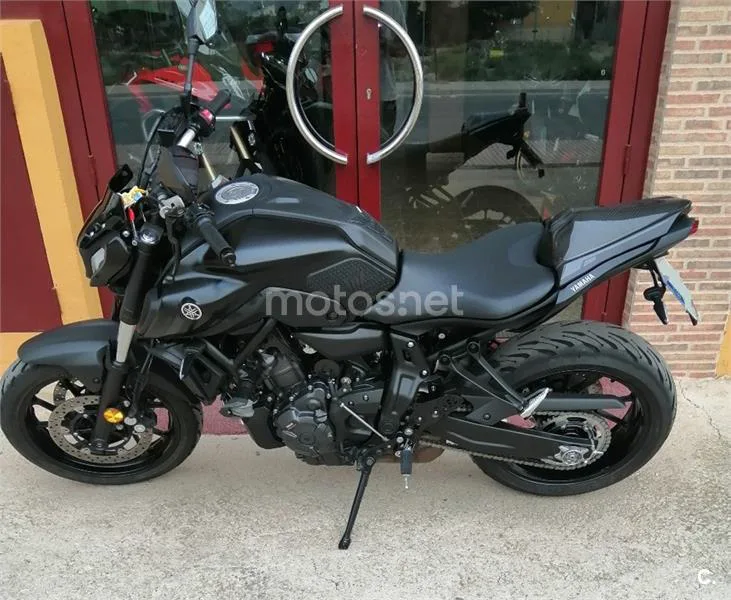 Yamaha MT-07 – Vista 12
