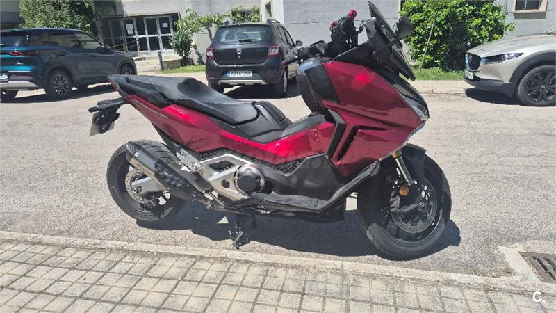 Honda Forza 750 – Vista 2