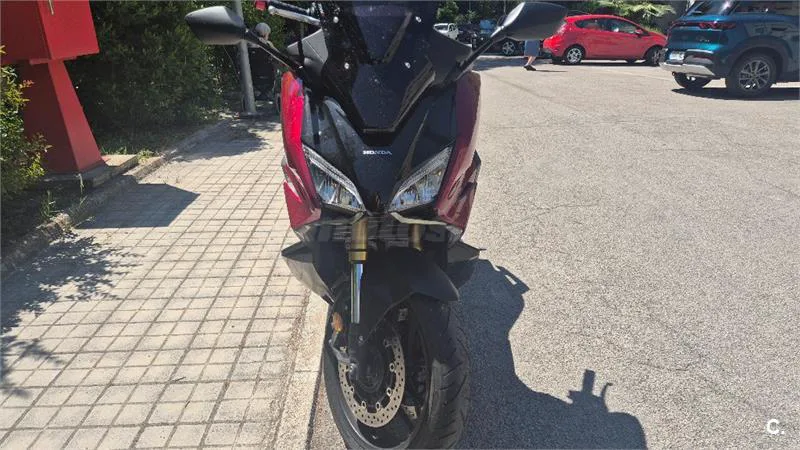 Honda Forza 750 – Vista 3