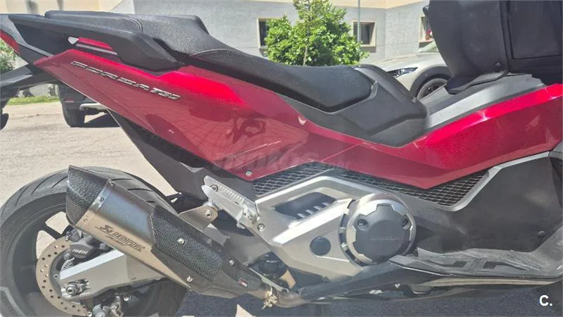 Honda Forza 750 – Vista 4