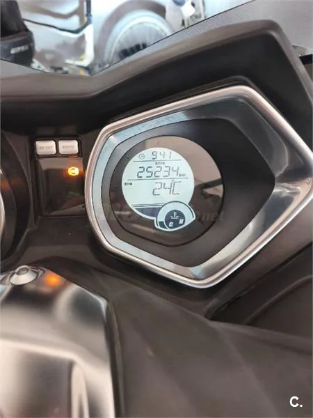 Yamaha XMAX 125 – Vista 6