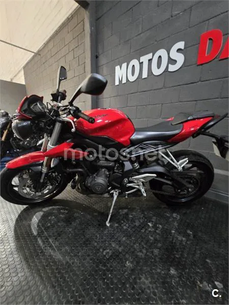 Triumph Street Triple – Vista 12