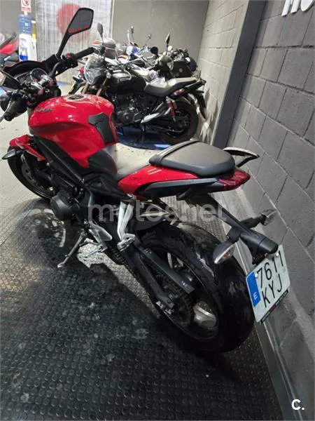 Triumph Street Triple – Vista 3