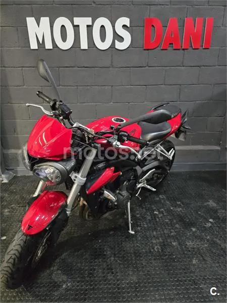 Triumph Street Triple – Vista 8