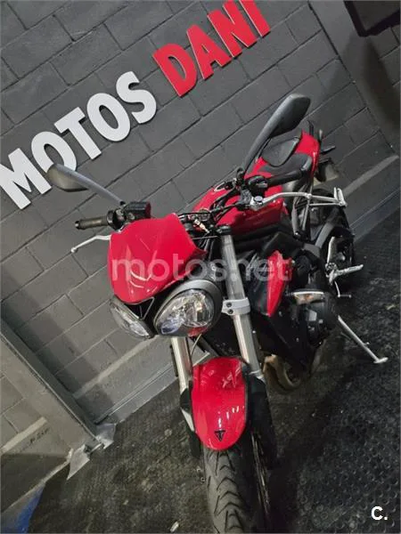 Triumph Street Triple – Vista 10